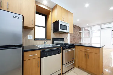 Rented by R New York