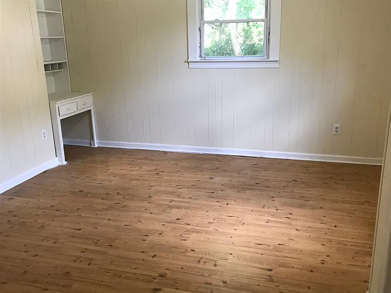 921 Lincoln St — Photo 9