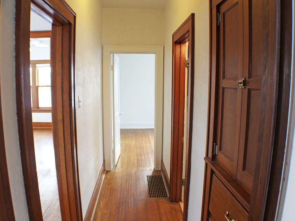 1st image of 1701 S 9th Ave #0