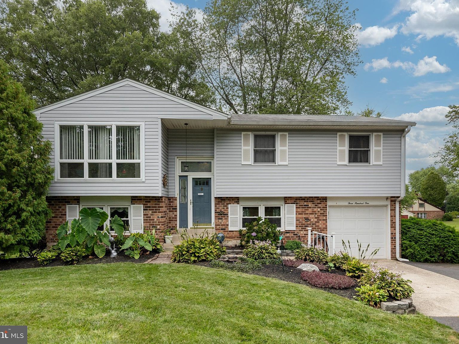 301 Logan Dr, Hatfield, PA 19440 MLS PAMC2081002 Zillow