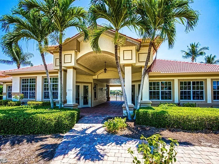 11001 Sea Tropic Ln — Photo 26