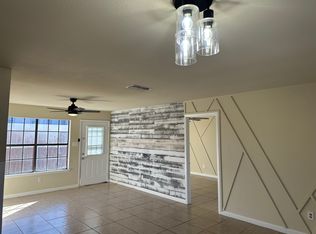 605 Oak Park Dr, Boerne, TX 78006