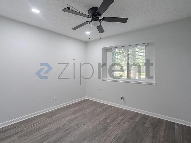 15443 Blackhawk Blvd — Photo 27