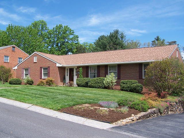 1st image of 2328 Cantle Ln