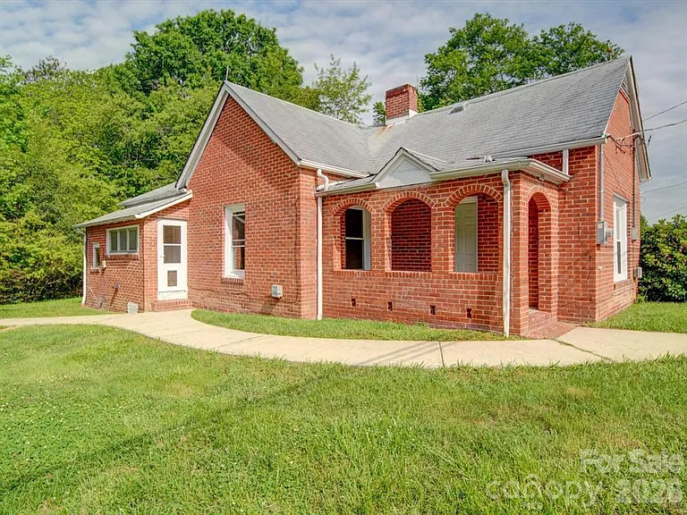 720 S Main St — Photo 22