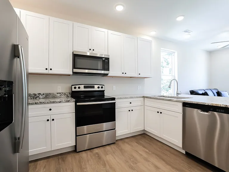 301 W. University Ave — Photo 6