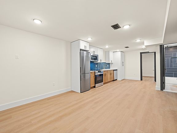 2nd image of 14 Westervelt Pl Floor 2