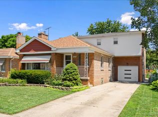 9253 S Sacramento Ave, Evergreen Park, IL 60805