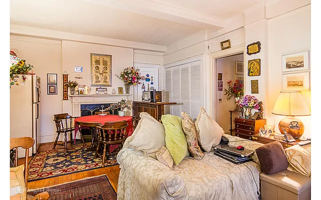 Sold by Douglas Elliman | media 17