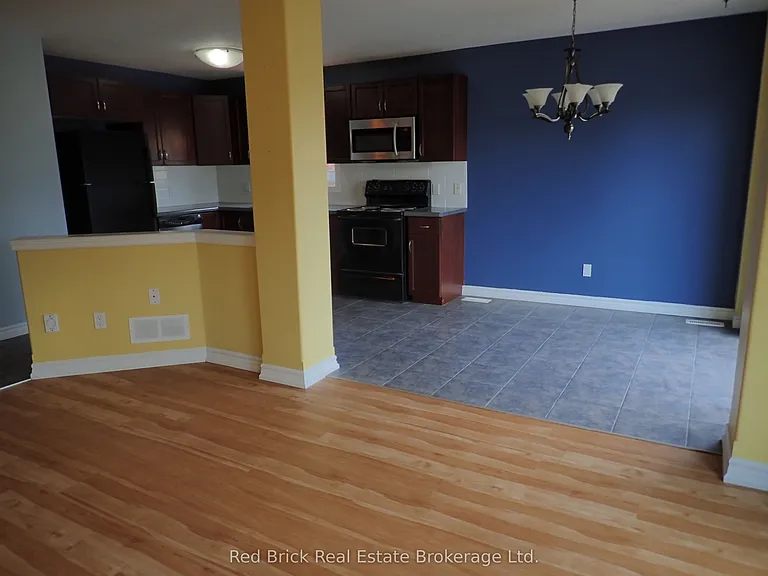 77 Summit Ridge Dr #UPPER — Photo 5