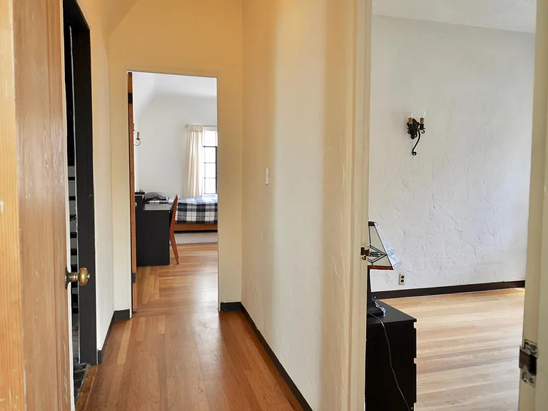 1827 Spruce St — Photo 8