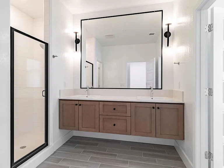 2834 E Tamarind Dr — Photo 12