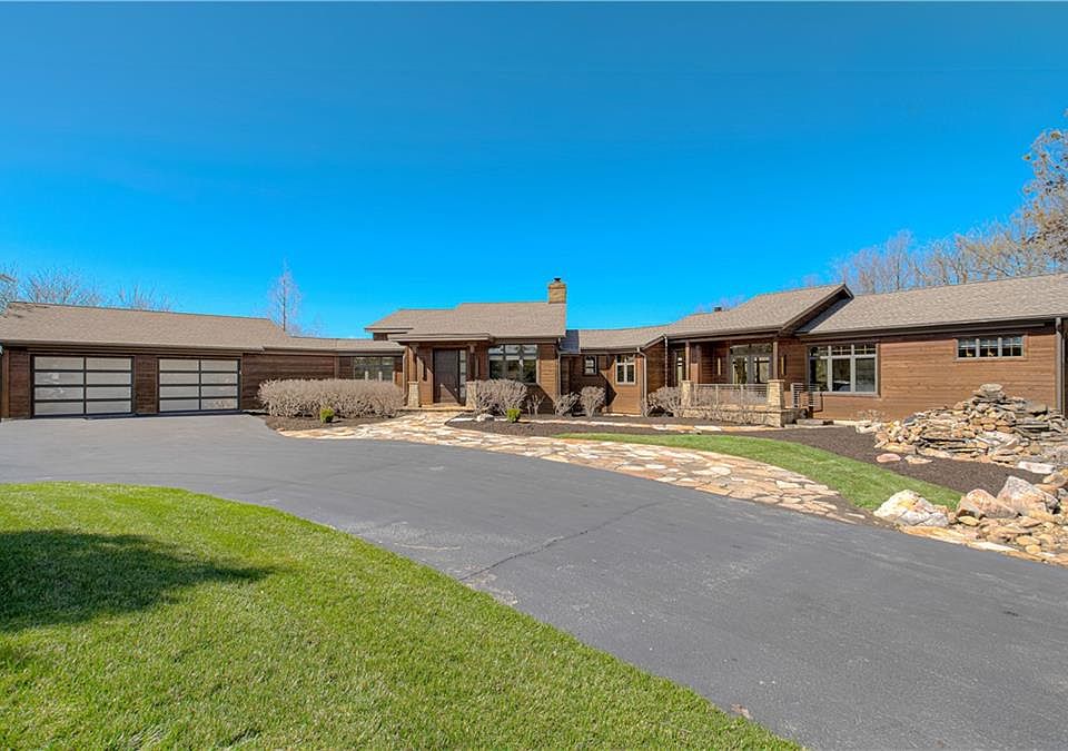 1st image of 5740 Clare Rd