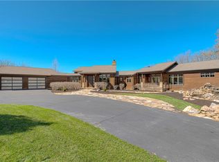 5740 Clare Rd, Shawnee, KS 66226