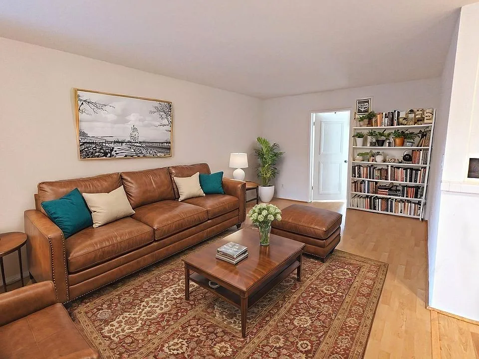 10776 Rose Avenue — Photo 4