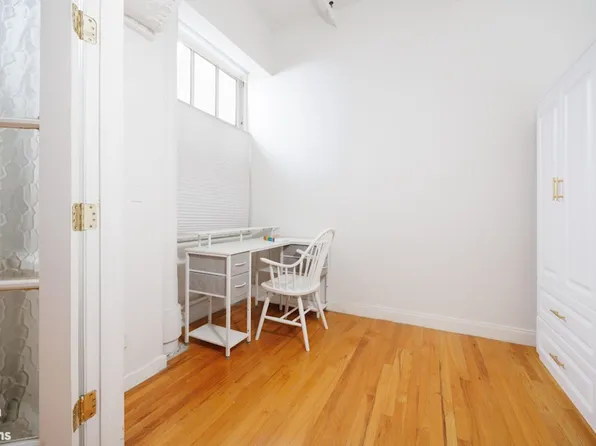 260 Fifth Avenue image 3 of 4