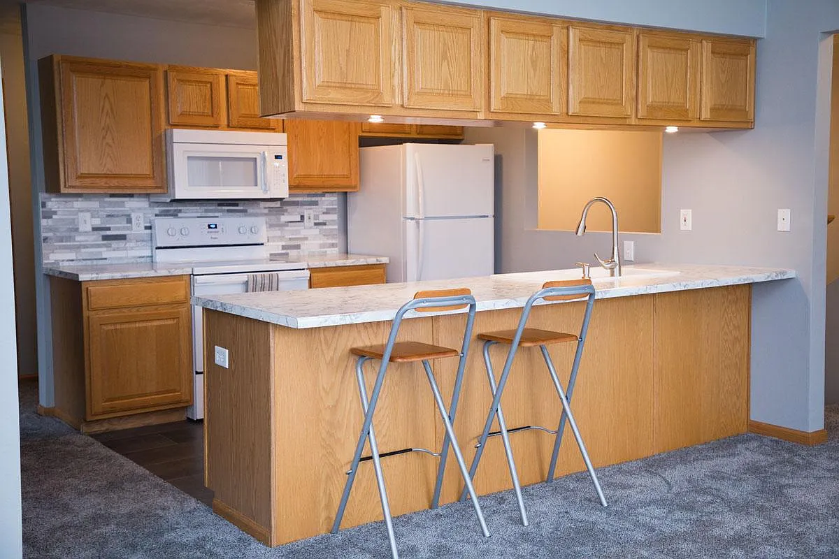 2 bed, 1341 sqft, $1,950 — Photo 2