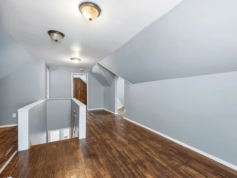 988 Glenside Ave — Photo 18