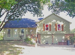 20050 171st St, Basehor, KS 66007