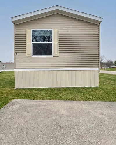 3 Easy Breeze Trailer Park Photo 1