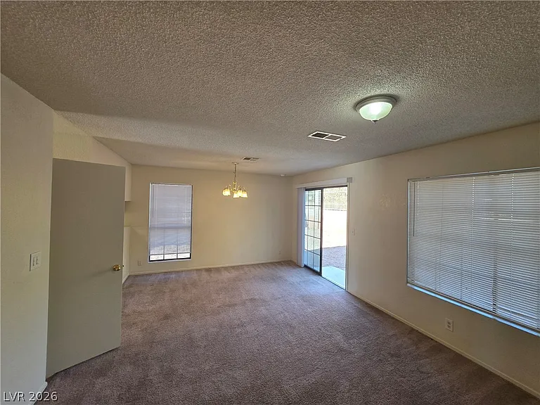 4801 Fiesta Lakes St — Photo 38