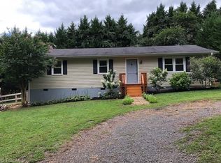 210 Ginny Ln, Advance, NC 27006