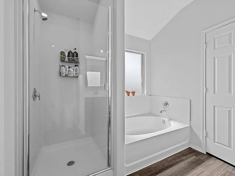 3025 Risinger Rd — Photo 5