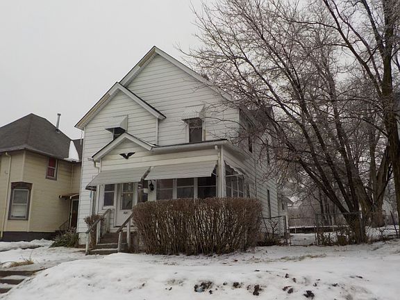 4th image of 1121 School St