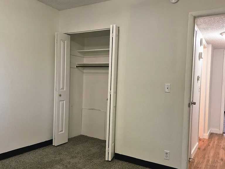 Magnussen Apartments — Photo 31