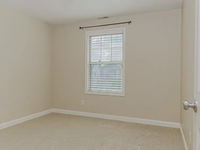 1031 Homestead Dr — Photo 35