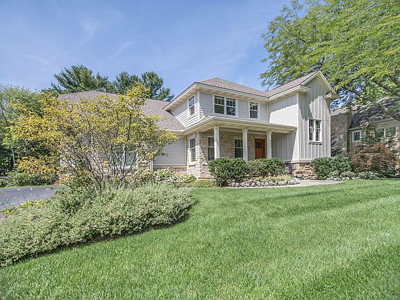 3rd image of 560 Old Macatawa Ct
