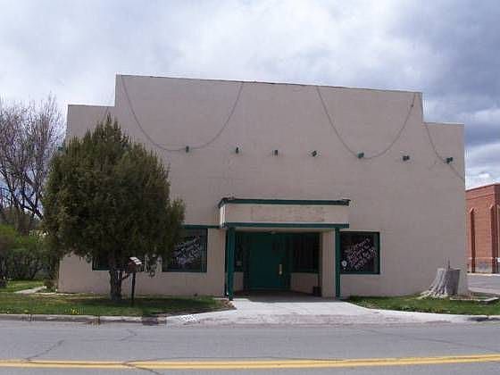 1st image of 205 S Broadway St