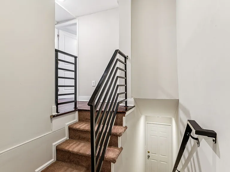 1721 Pine St #B — Photo 16