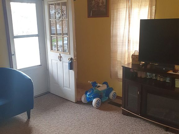 4th image of 1704 4th St