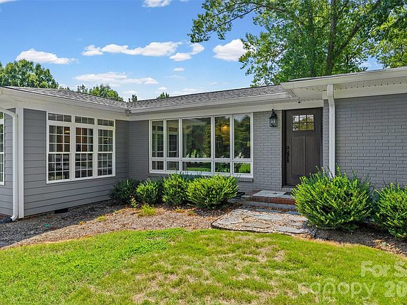 4th image of 2106 Strawberry Rd