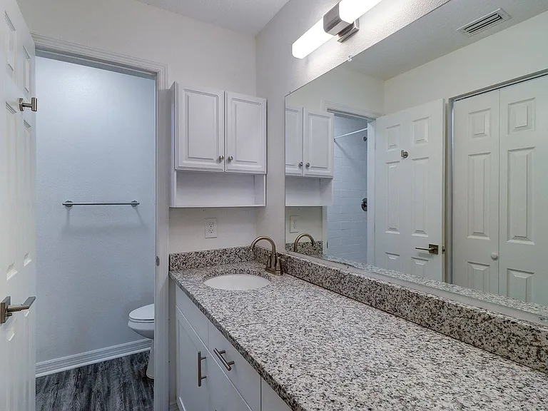 2x2L Diamond Main Bedroom