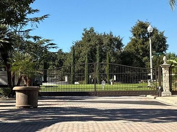 3rd image of 5746 Ridgeview Dr