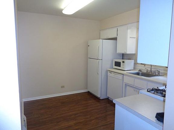 4th image of 24 N Fremont St #1