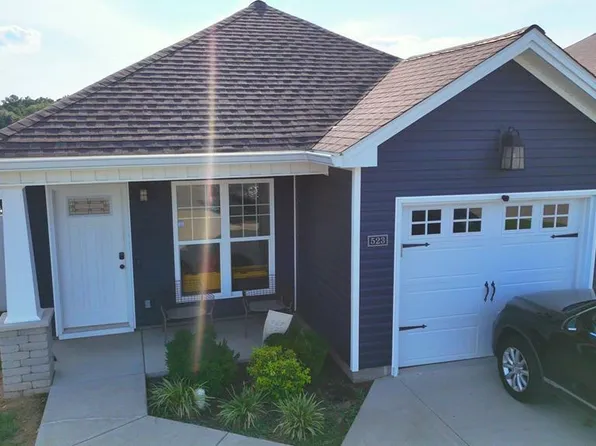 523 Justify Dr, Hopkinsville, KY 42240