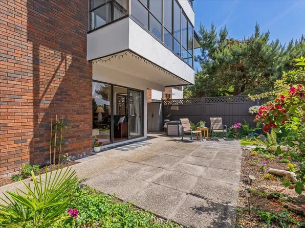 1319 Martin St #104, White Rock, BC V4B 3W6