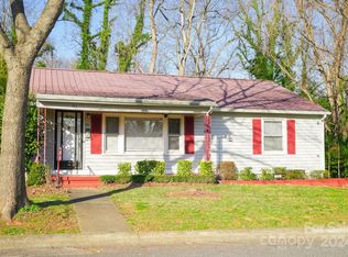 123 21st Ave NE, Hickory, NC 28601
