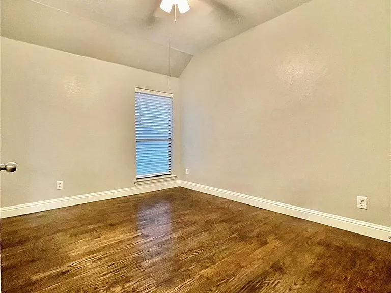 10264 Fireside Ln — Photo 16