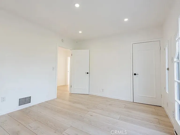 710 Adelaide Pl — Photo 27