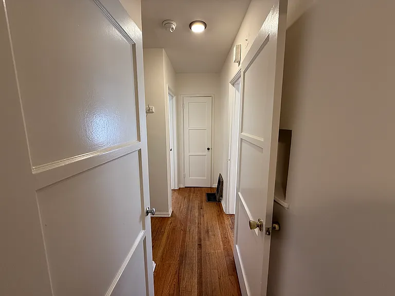 2475 N Beachwood Dr #3 — Photo 5