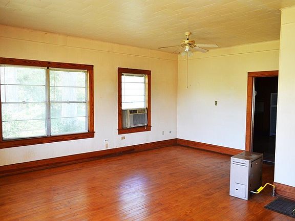 3rd image of 125 County Road 4209
