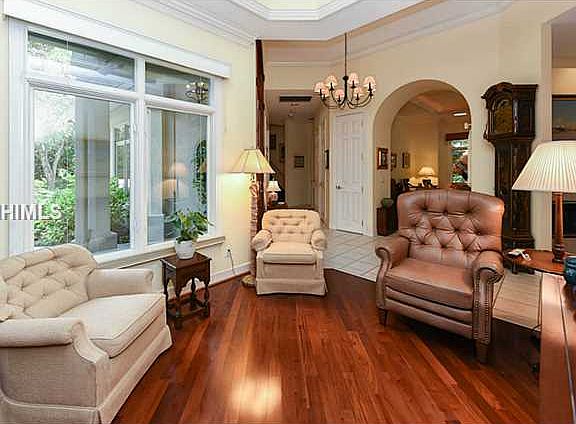 3rd image of 14 Branford Ln
