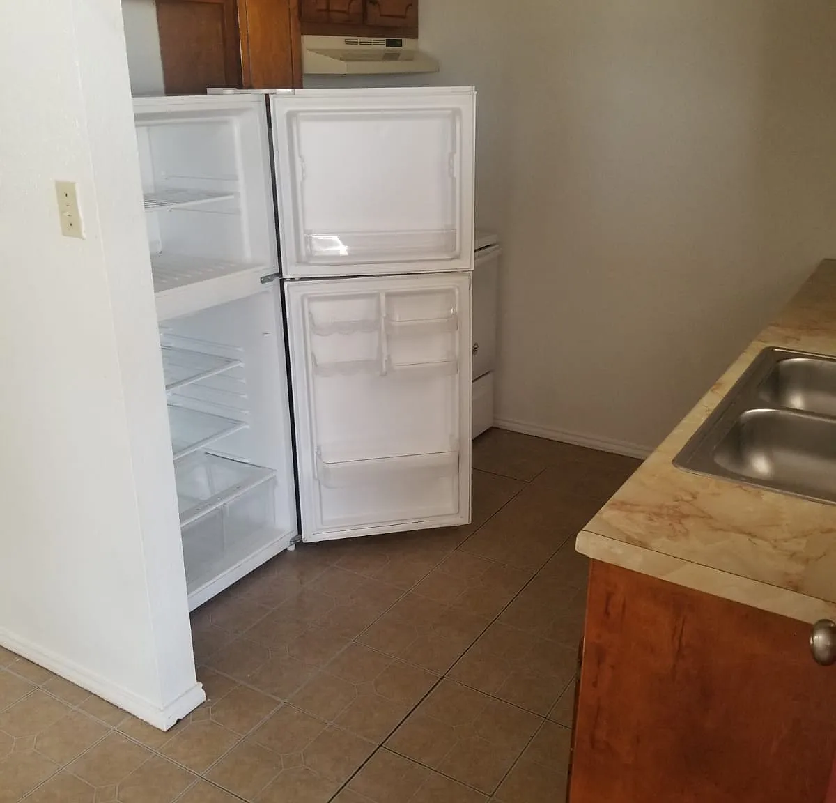 2095 La Palma St. - 34 — Photo 3