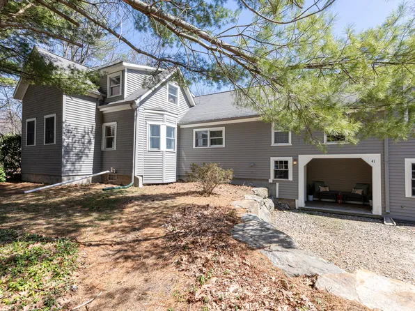 41 Longwoods Road, Falmouth, ME 04105