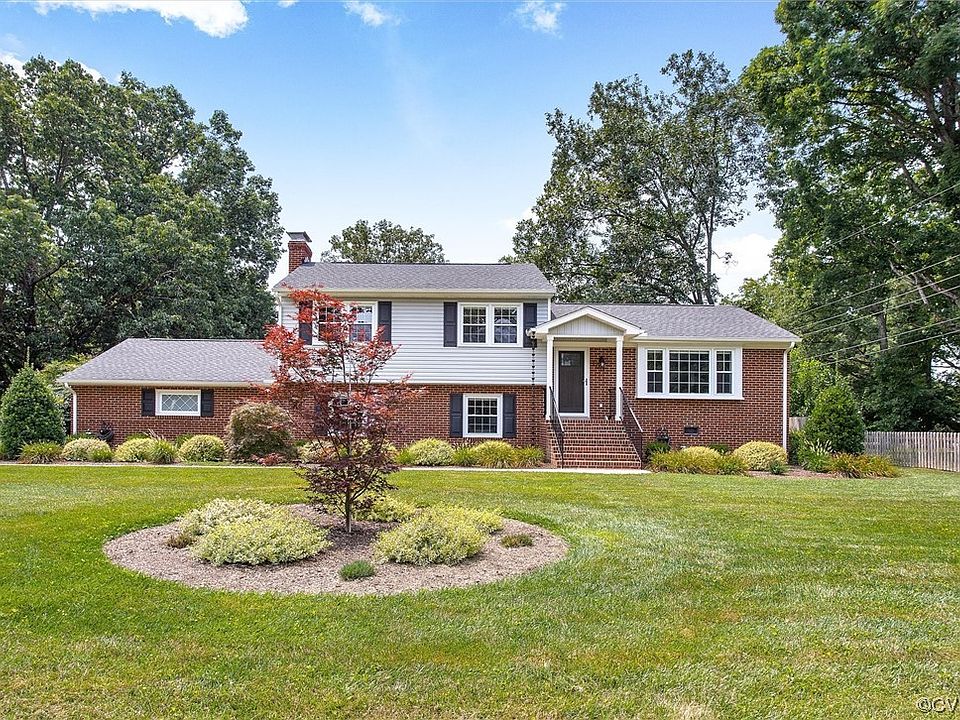 1st image of 100 Ravenscroft Dr