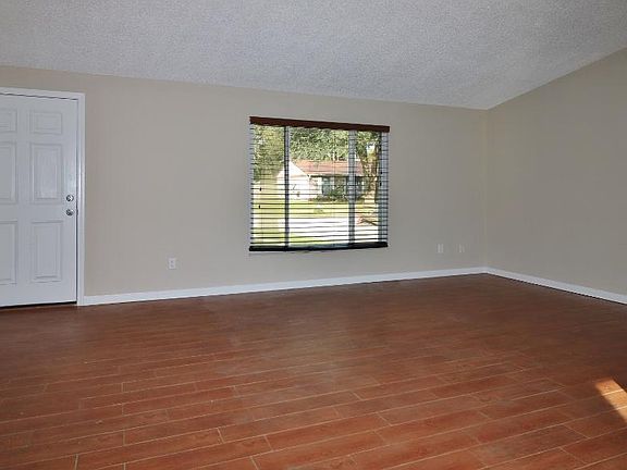 5th image of 1697 Susan Dr